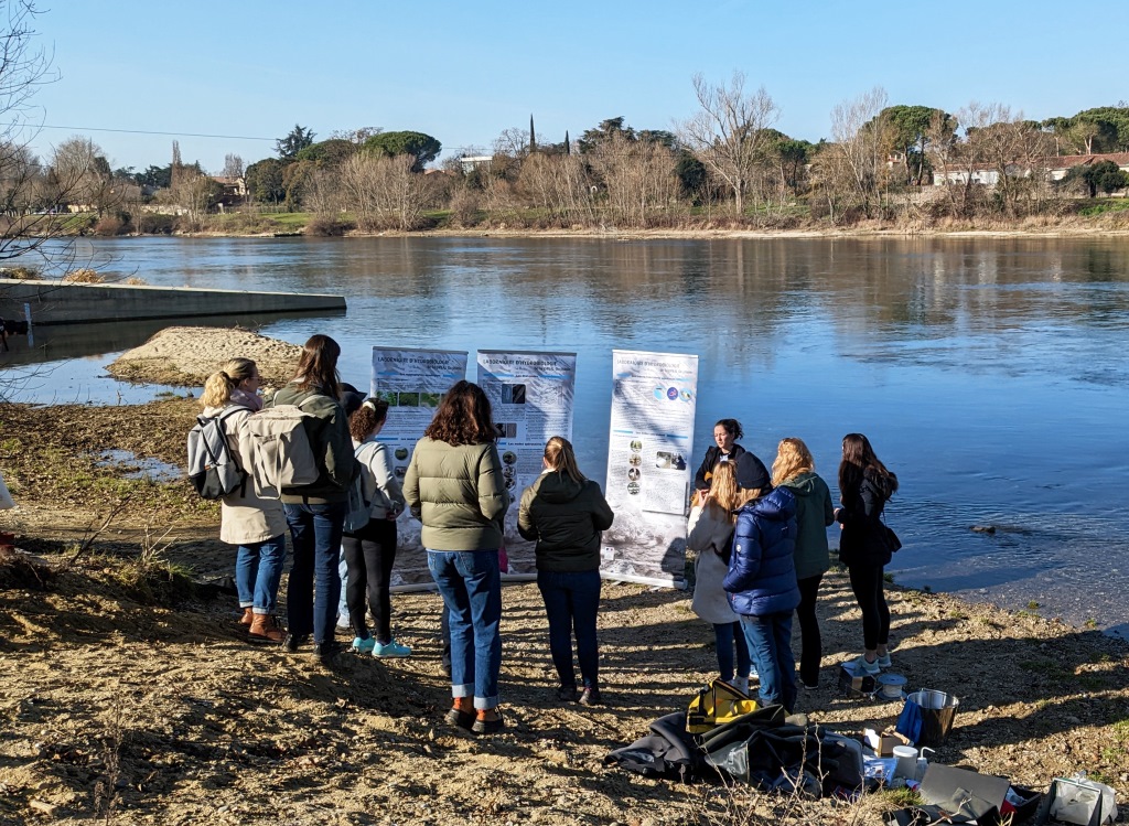 Afficher la vidéo Les Eurocean’s youth en visite à l'agence de l'eau Adour-Garonne